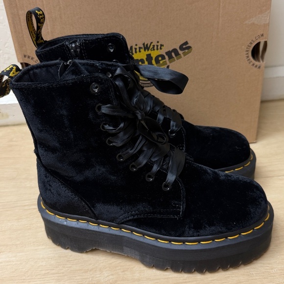 RARE Dr Martens Jadon Velvet Platform, SIZE 7 US - Picture 5 of 12